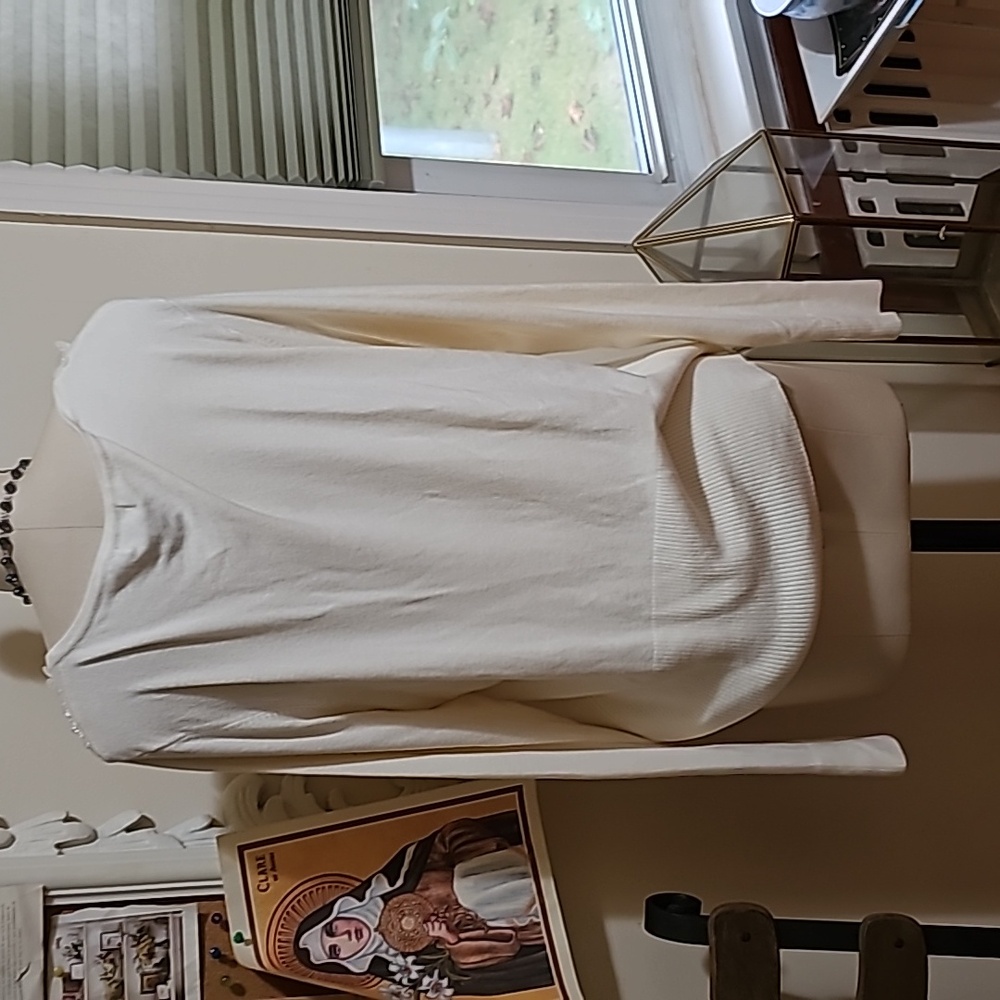 Sweater - Picture 4 of 4